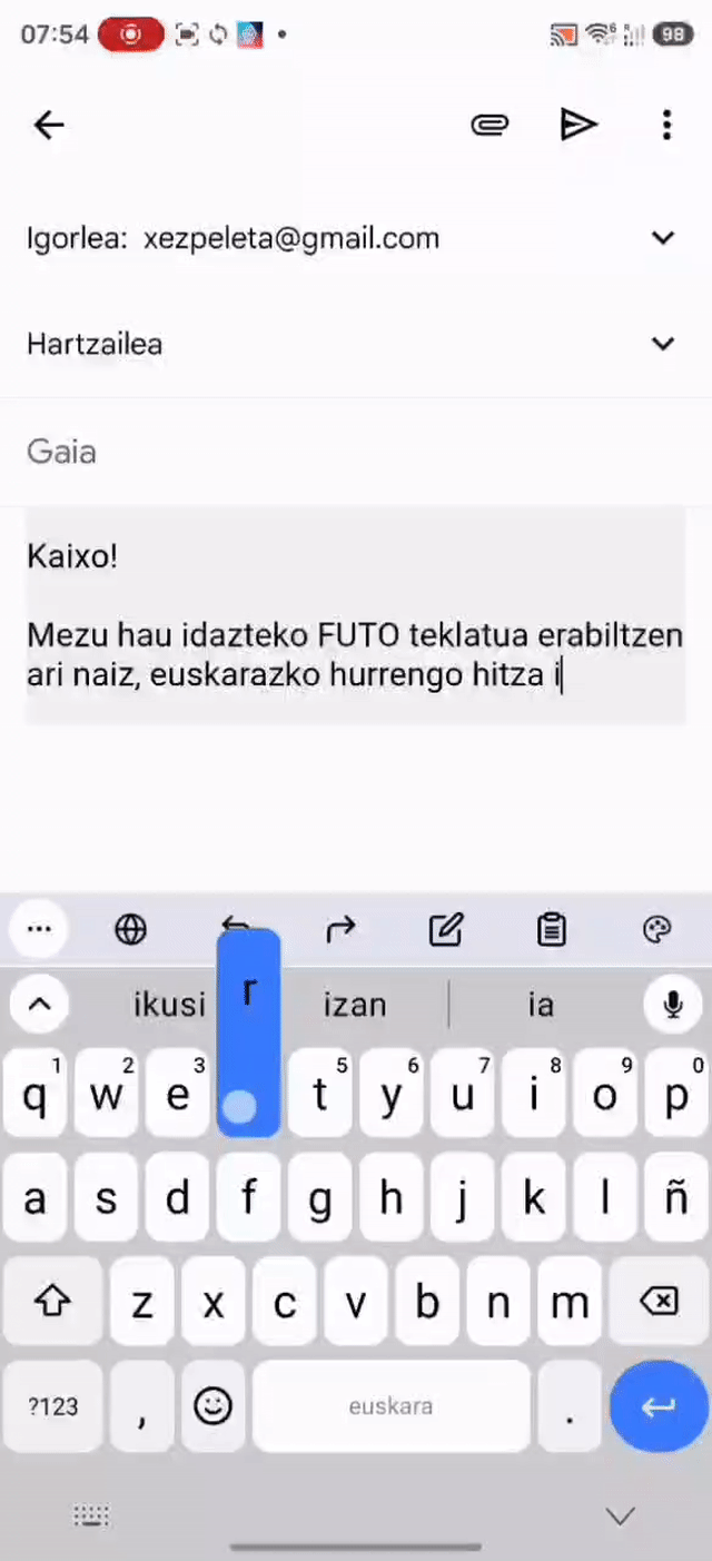 Hurrengo hitzaren iragarpenak FUTO teklatuan, euskaraz idatzi ahala.